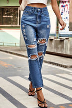 Load image into Gallery viewer, Distressed Buttoned Jeans with Pockets
